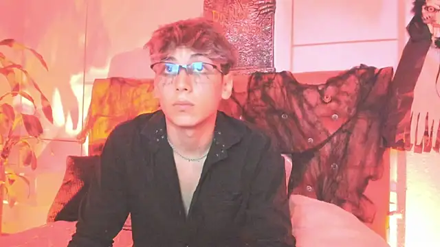 Chat XXX en directo de Damon_wolfe