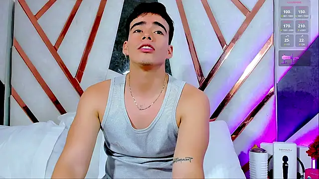 Alejandro_karter18 Adlı Modelin Canlı XXX Sohbeti
