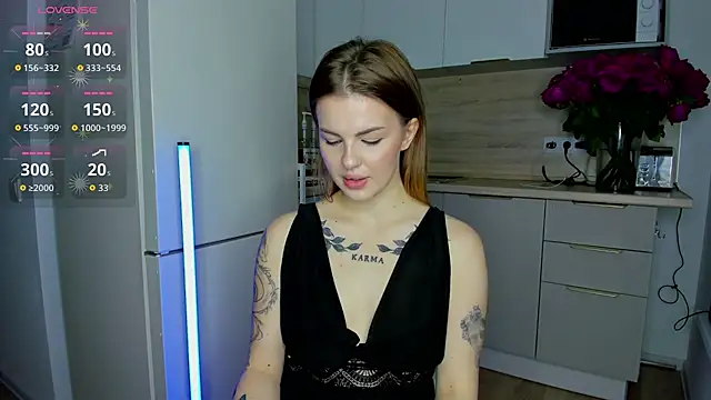 AkylinaGold - ALL NAKED + BIG SQUIRT