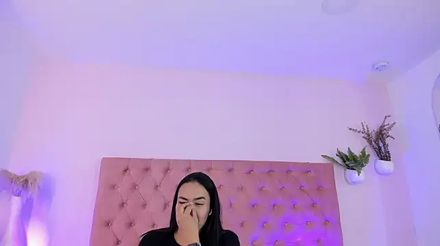 Chloee_Diamond_ - spit on boobs