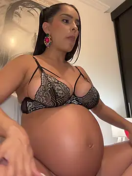 Mau_White - show my BIG tits GLT 4 photos toppples