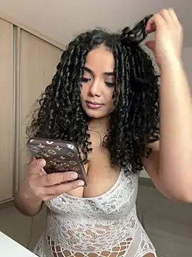 Curlyierr - UNDRESS AND GET NAKED