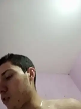 Carlitos7381 élő XXX-chatje