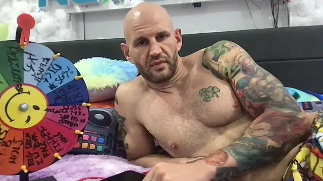 Chat +18 de brianomally ao vivo