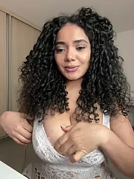 Chat +18 de Curlyierr ao vivo