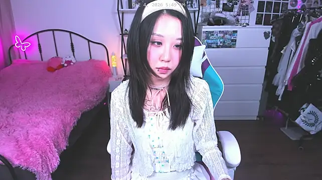 XXX chat uživo modela ashleywowmeow