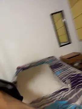 CamiRojas_boy Adlı Modelin Canlı XXX Sohbeti