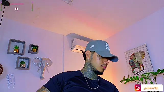 แชท XXX สดของ JordanSmiith_