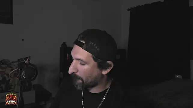 Chatroom XXX en direct de DevilPup75_