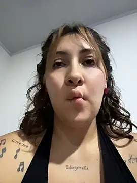 Chat +18 de KittyObsession ao vivo