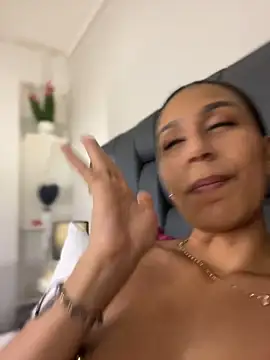 MiilaBlake Chat XXX in diretta