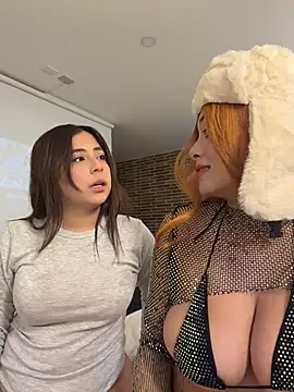 Seraphine23 - Masturbation two girls ticketshow