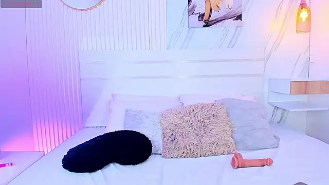 Chat XXX en directo de KattieTylor