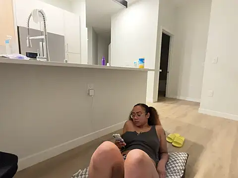 ReeseZen's Live XXX Chat