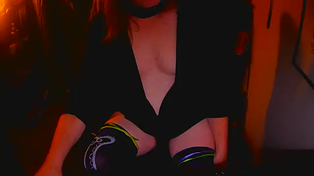GoodGirlKelly élő XXX-chatje