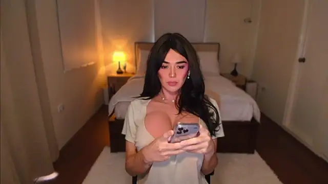 AnneHartx Adlı Modelin Canlı XXX Sohbeti