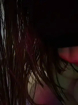 Chakira_123 - Fuck my pussy + squirt 💦🥳