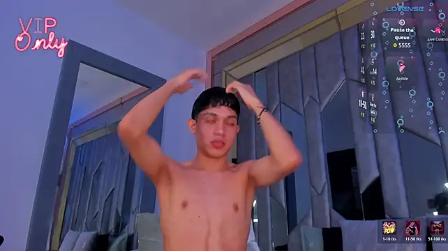 Sebax_Young élő XXX-chatje