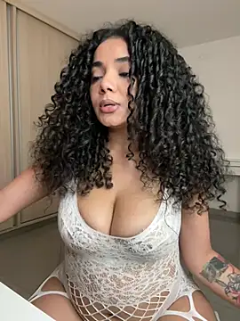 Curlyierr's Live XXX Chat