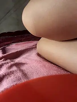 -Tara-a live XXX chat
