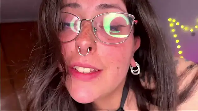 Mizztikaa XXX чат на живо