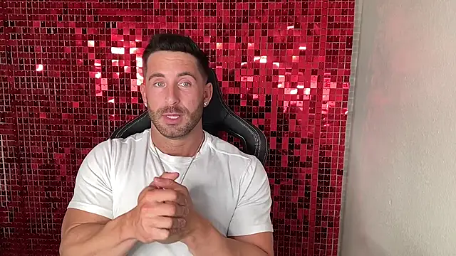 brettmycles28 XXX чат на живо