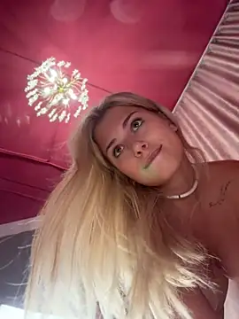 XXX chat uživo modela NinaVerse