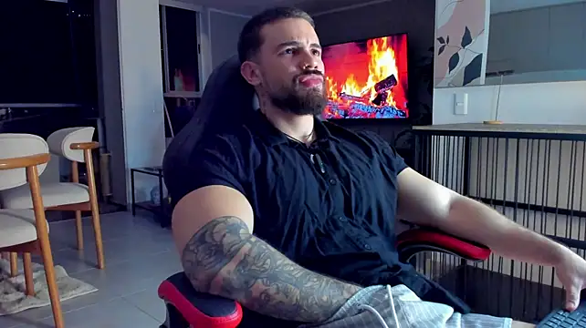 Valenthino_Salvatore Live XXX-chat