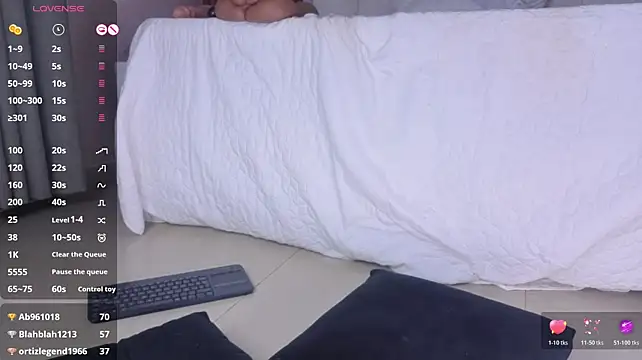 Hot_ladyy's Live XXX Chat