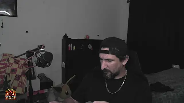 DevilPup75_ élő XXX-chatje