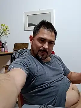 Bradd_32 élő XXX-chatje
