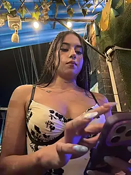 LilacNoir's Live XXX Chat