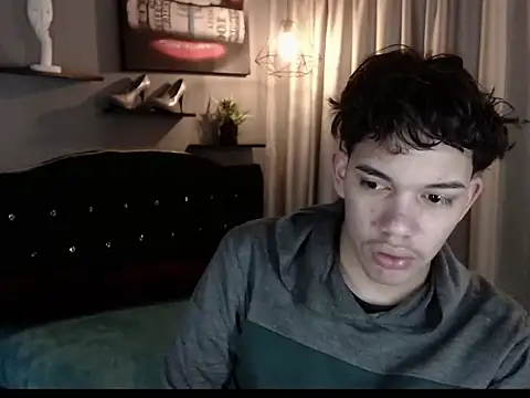 Chat +18 de haku_nayro ao vivo