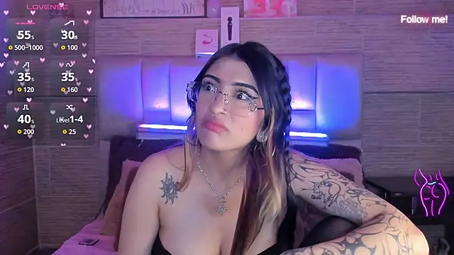 Chat +18 de mia_devine_ ao vivo