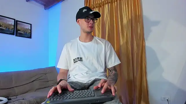 Vlad__night Chat XXX in diretta