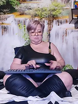 QueenPammy1's Live XXX Chat