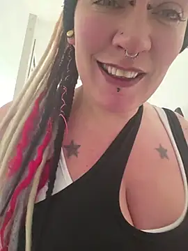 PinkTheHawk - Ride a piece of gym equipment