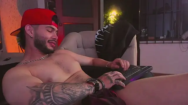 Vincentblack Adlı Modelin Canlı XXX Sohbeti