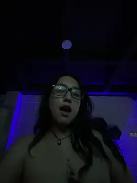 Chat +18 de Ravelyn__ ao vivo