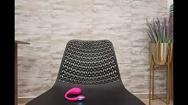 Živý XXX chat HOTBLACKANDWHITE2