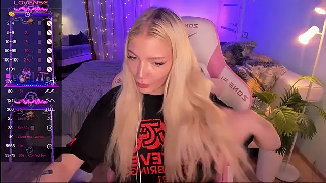 AnyaTaylor_ Chat XXX in diretta