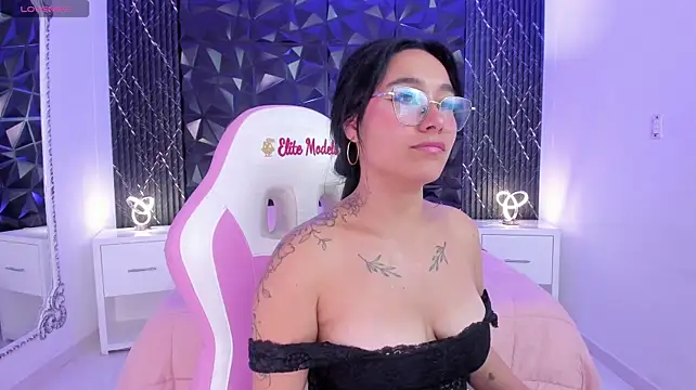 AnaiaClarck's Live XXX Chat