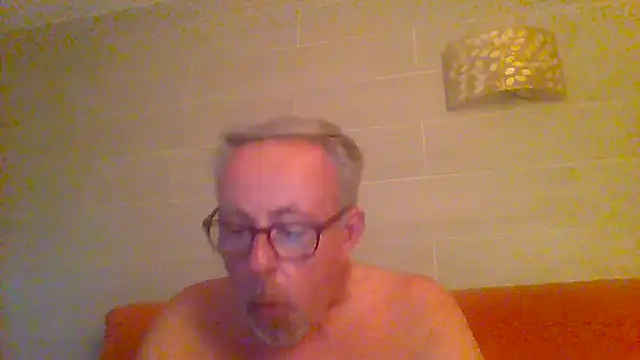 tuggy59 লাইভ XXX চ্যাট