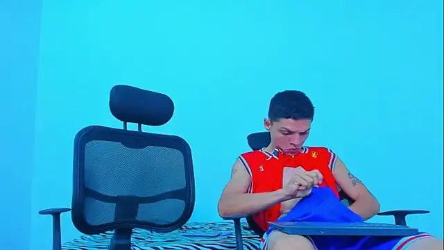 Chat +18 de Thomas-Wil ao vivo