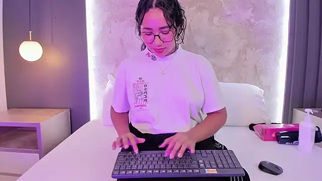 Chat +18 de alysson_moon_ ao vivo