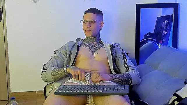 Chat +18 de michael_fx1 ao vivo