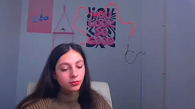 دردشة KissMeJulia الجنسية المباشرة