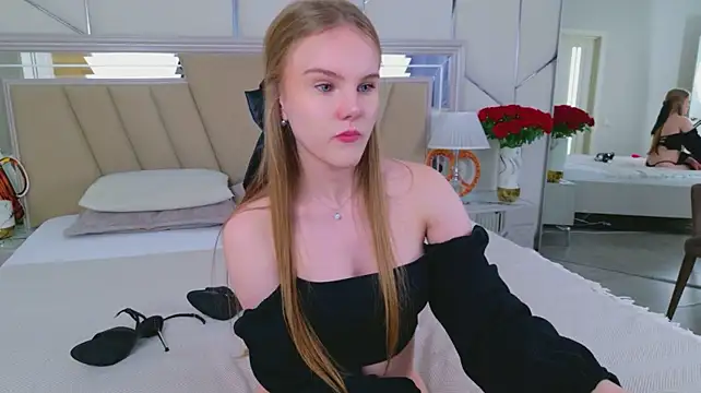Lili_Lohan Adlı Modelin Canlı XXX Sohbeti