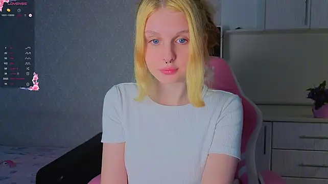 Hi_Kitti - teasy ass