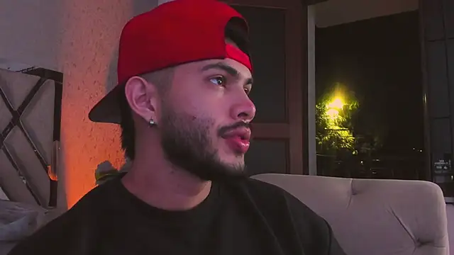 Vincentblack Adlı Modelin Canlı XXX Sohbeti